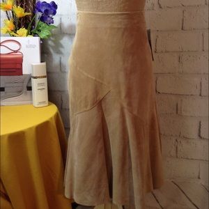 NWT ⬇️ HIGH RISE SUEDE SKIRT